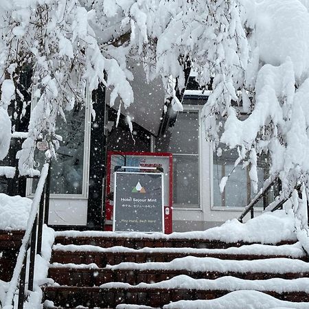 Hotel Sejour Mint In Hakuba Exteriör bild